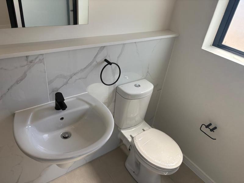 To Let 1 Bedroom Property for Rent in Richwood Western Cape
